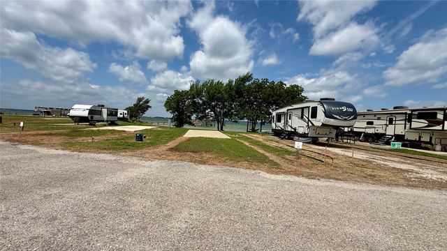 5136 Peninsula Road, Kerens, TX 75144