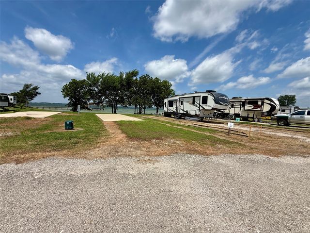 5136 Peninsula Road, Kerens, TX 75144