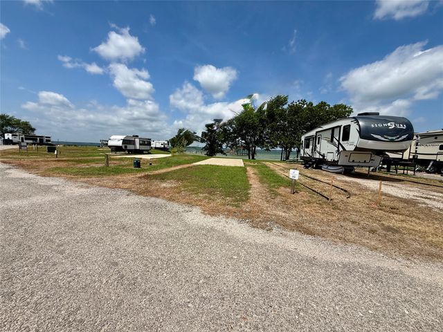 5136 Peninsula Road, Kerens, TX 75144