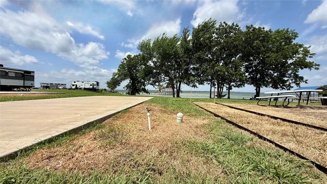 5136 Peninsula Road, Kerens, TX 75144