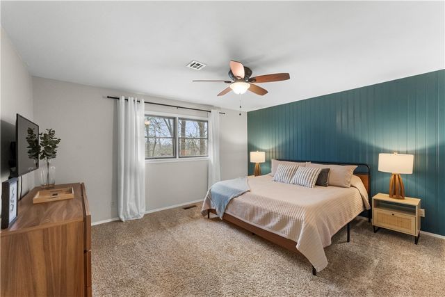 7 Abingdon Lane, Bella Vista, AR 72715