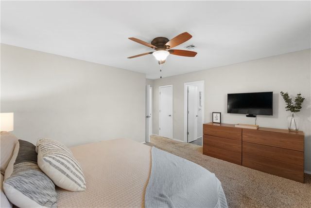 7 Abingdon Lane, Bella Vista, AR 72715