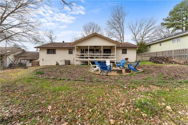7 Abingdon Lane, Bella Vista, AR 72715