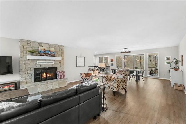 7 Abingdon Lane, Bella Vista, AR 72715