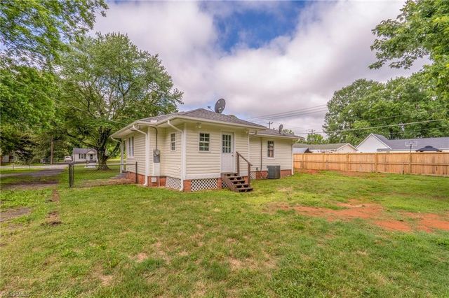 2527 S Nc Highway 66, Kernersville, NC 27284
