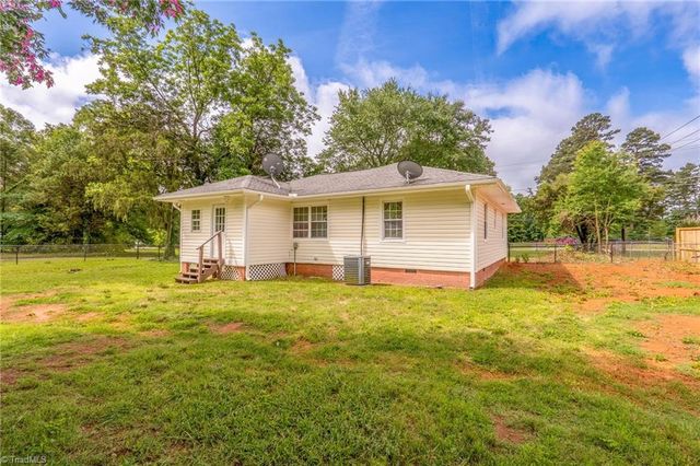 2527 S Nc Highway 66, Kernersville, NC 27284