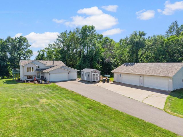 2223 Cedarbridge Court, Harris, MN 55032