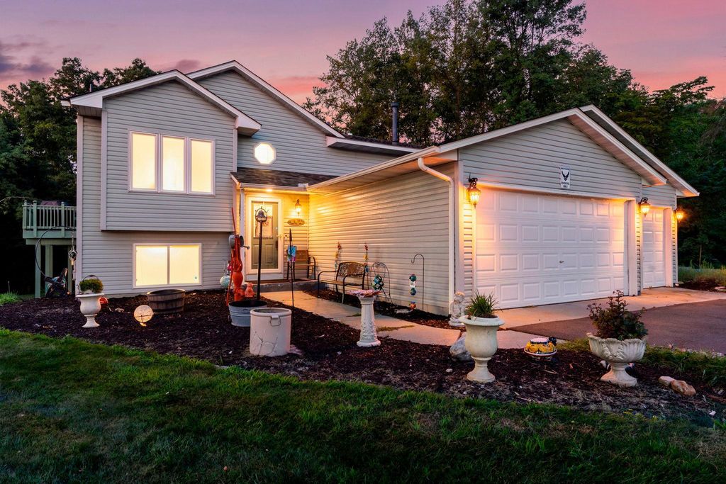 2223 Cedarbridge Court, Harris, MN 55032