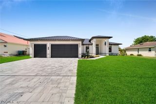 2127 NE 1st TER, Cape Coral, FL 33909