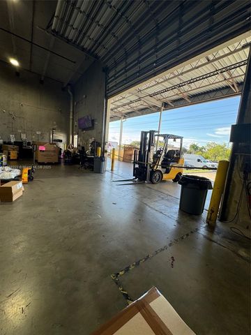 6306 NW 99th Ave, Doral, FL 33178