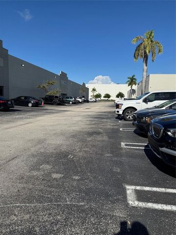 6306 NW 99th Ave, Doral, FL 33178