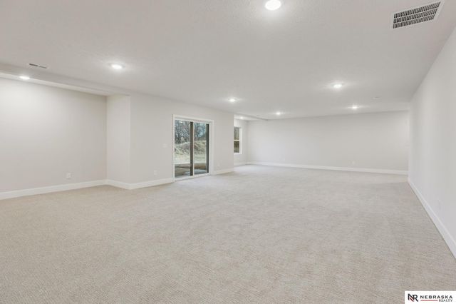 12359 S 86th Street, Papillion, NE 68046