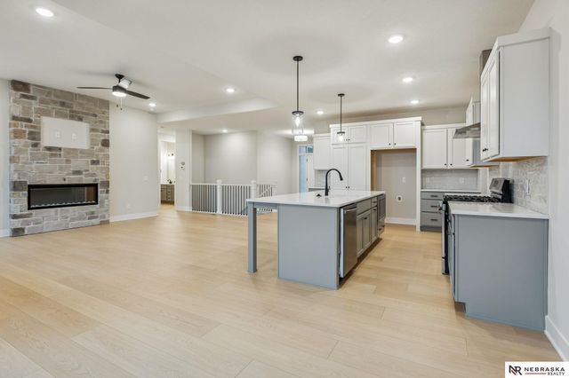 12359 S 86th Street, Papillion, NE 68046