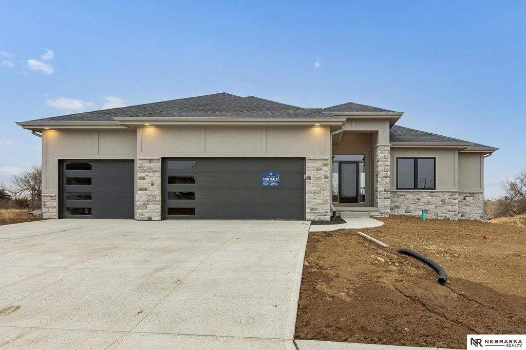 12359 S 86th Street, Papillion, NE 68046