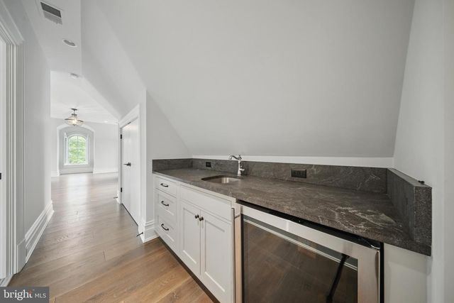 22805 CREIGHTON FARMS DR, Leesburg, VA 20175