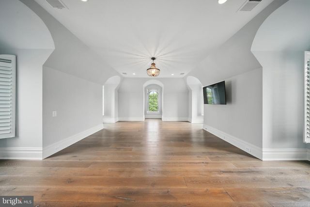 22805 CREIGHTON FARMS DR, Leesburg, VA 20175