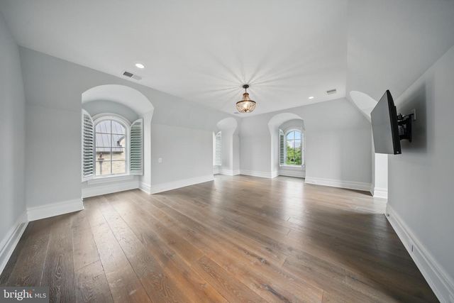 22805 CREIGHTON FARMS DR, Leesburg, VA 20175