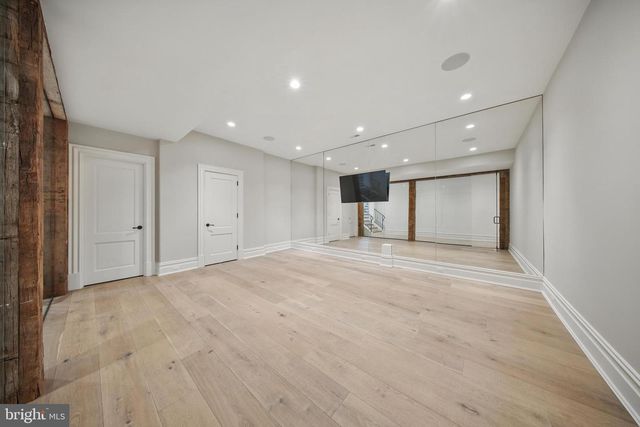22805 CREIGHTON FARMS DR, Leesburg, VA 20175
