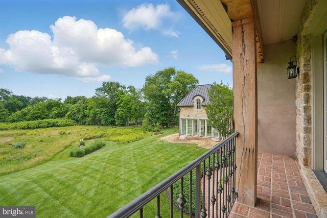 22805 CREIGHTON FARMS DR, Leesburg, VA 20175