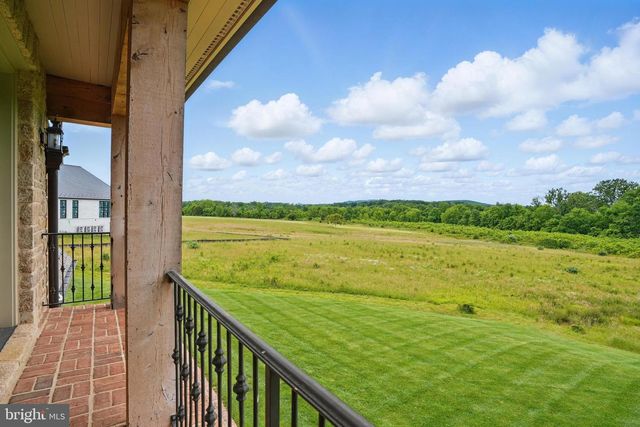 22805 CREIGHTON FARMS DR, Leesburg, VA 20175