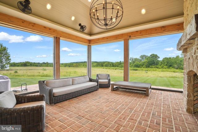 22805 CREIGHTON FARMS DR, Leesburg, VA 20175