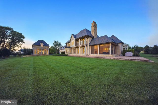 22805 CREIGHTON FARMS DR, Leesburg, VA 20175