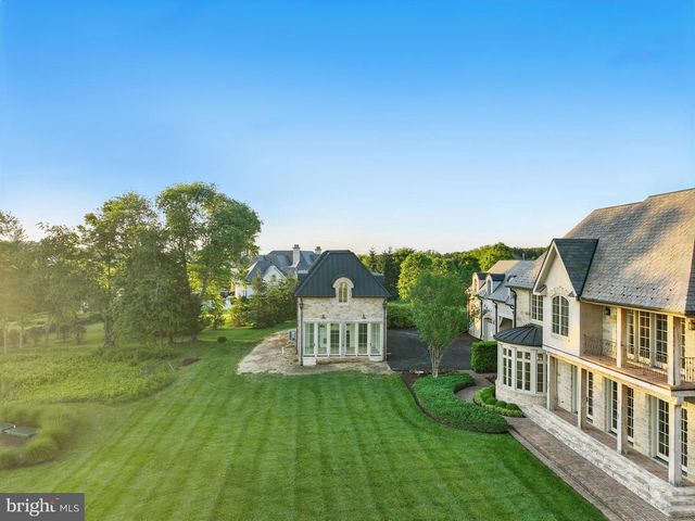 22805 CREIGHTON FARMS DR, Leesburg, VA 20175