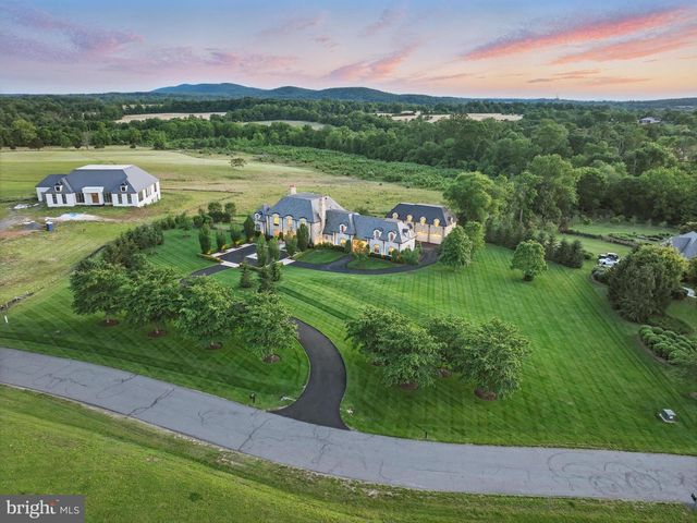 22805 CREIGHTON FARMS DR, Leesburg, VA 20175