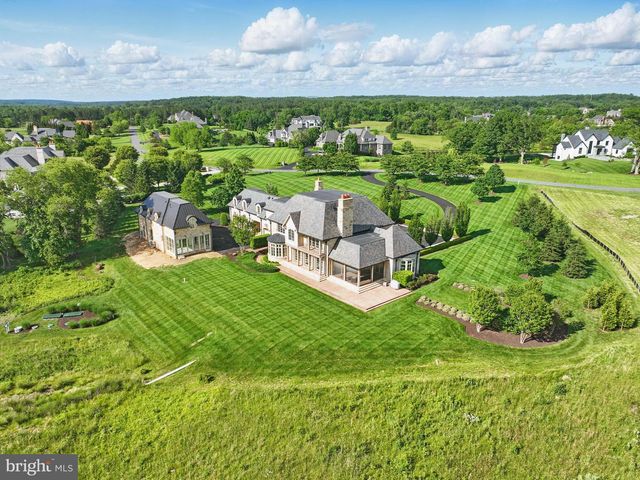 22805 CREIGHTON FARMS DR, Leesburg, VA 20175