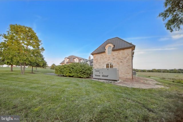 22805 CREIGHTON FARMS DR, Leesburg, VA 20175