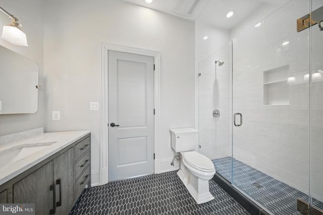22805 CREIGHTON FARMS DR, Leesburg, VA 20175