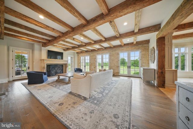 22805 CREIGHTON FARMS DR, Leesburg, VA 20175