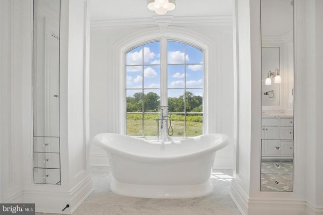 22805 CREIGHTON FARMS DR, Leesburg, VA 20175