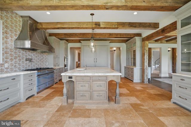 22805 CREIGHTON FARMS DR, Leesburg, VA 20175