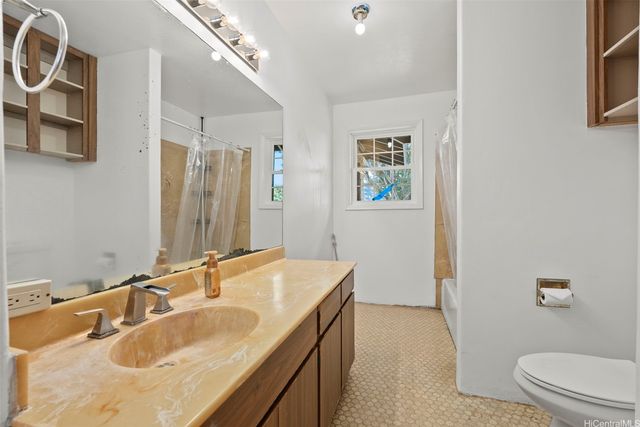 87-1087 Apuupuu Road, Waianae, HI 96792