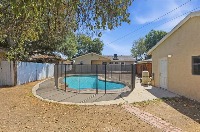 1160 E 27th, San Bernardino, CA 92404