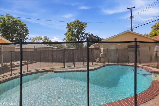 1160 E 27th, San Bernardino, CA 92404