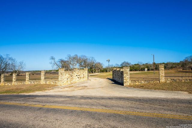 327 Waring Welfare Road, Boerne, TX 78006