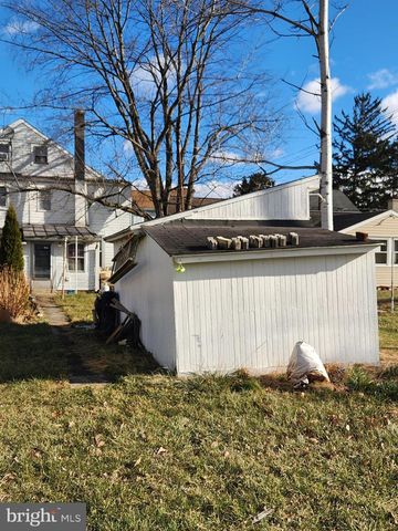 126 N CHARLOTTE ST, Manheim, PA 17545