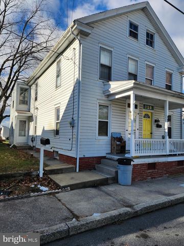126 N CHARLOTTE ST, Manheim, PA 17545