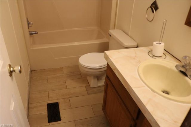 1116 Kentmere Road, Greensboro, NC 27406