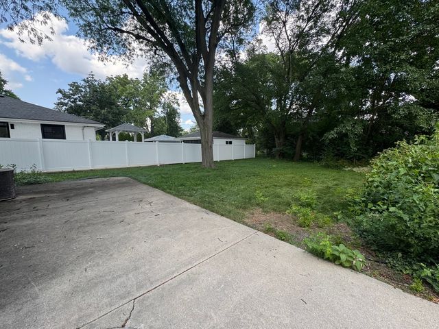 927 S Stough Street, Hinsdale, IL 60521