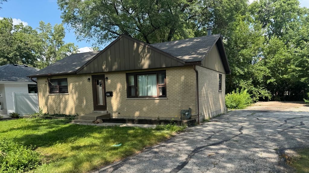 927 S Stough Street, Hinsdale, IL 60521