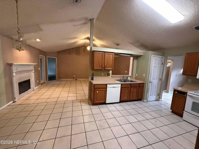 8319 SPRINGTREE Road, Jacksonville, FL 32210