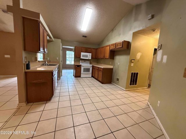 8319 SPRINGTREE Road, Jacksonville, FL 32210