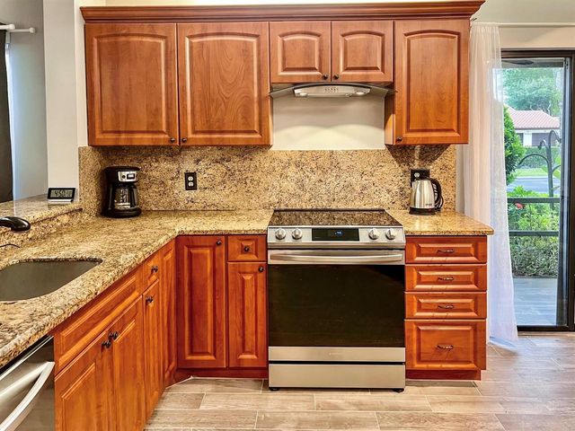 10615 Ocean Palm Way 102, Boynton Beach, FL 33437