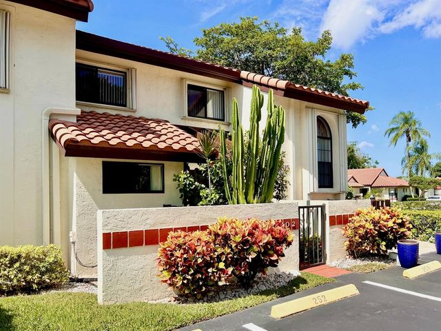 10615 Ocean Palm Way 102, Boynton Beach, FL 33437