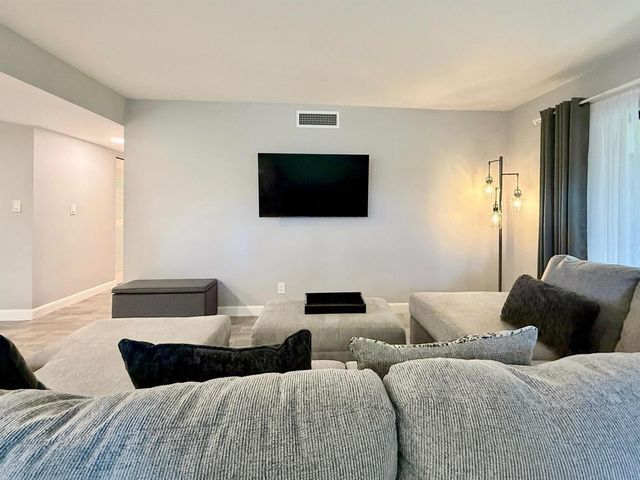 10615 Ocean Palm Way 102, Boynton Beach, FL 33437