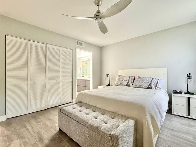 10615 Ocean Palm Way 102, Boynton Beach, FL 33437