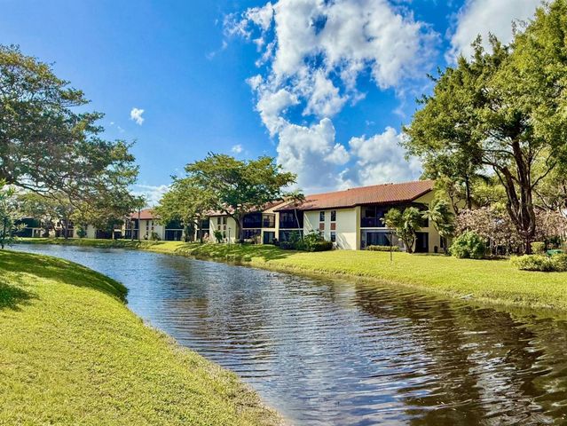 10615 Ocean Palm Way 102, Boynton Beach, FL 33437
